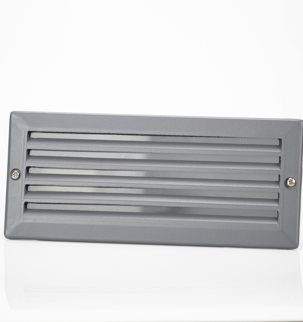 Balizador Embutido Germany Einbau Alumínio e Vidro Jateado e Grade Inclinada 1L E27 IP44 235x100mm