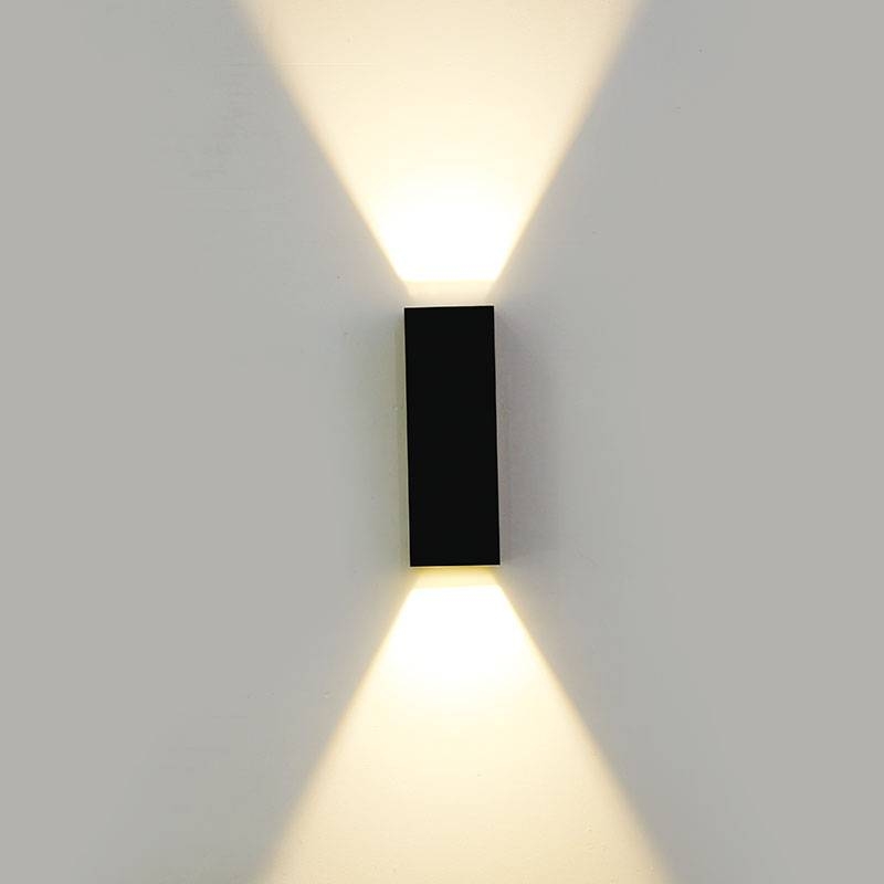 Arandela Nordecor Tynn Facho Duplo Ajustável 5 watts 3000K Preto IP65 125x42x32mm Bivolt 2293