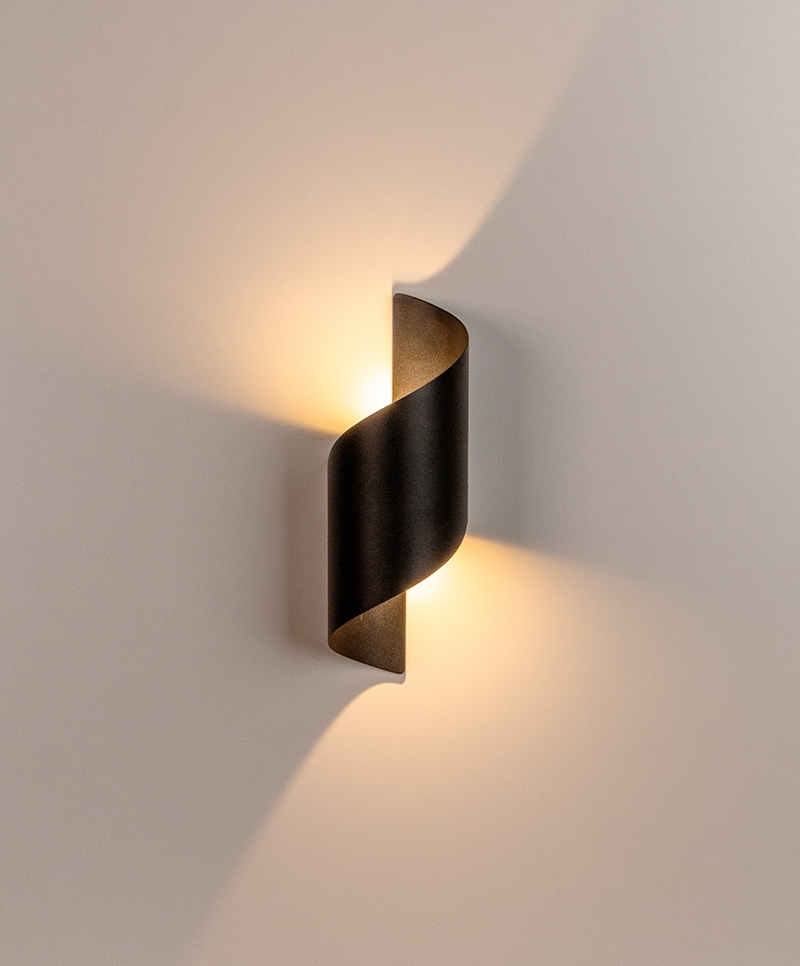 Arandela Opus LED Sundae Preta 10 watts 3000K Bivolt IP54 100x280mm OPS 85209