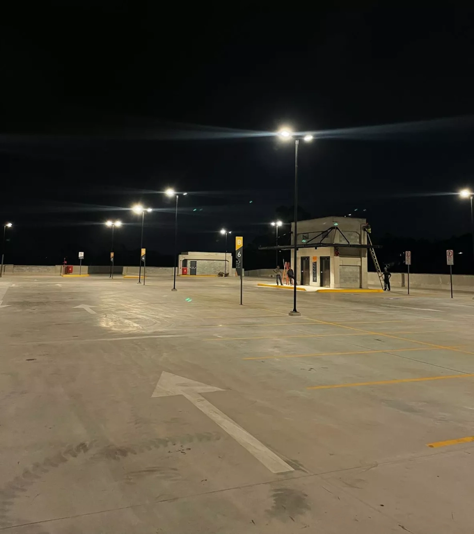 Luminária Pública Modular Powerlume 250 watts IP66 Alumínio e Policarbonato 820x288x45mm LP250W