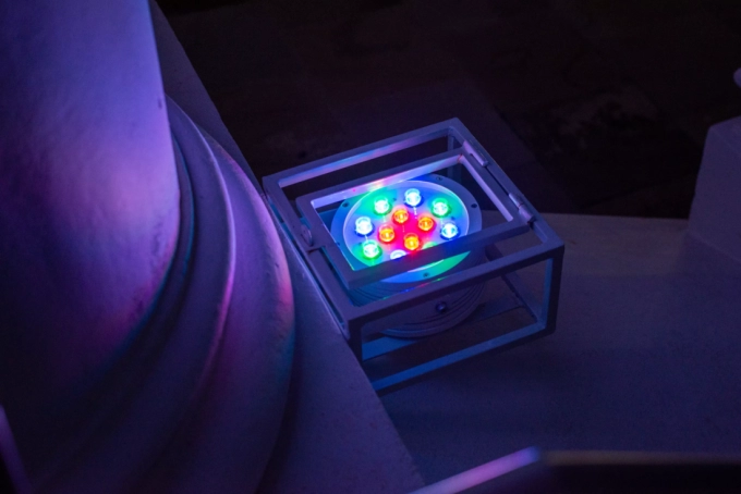 Projetor Powerlume 60 watts IP67 Alumínio e Difusor Acrílico Bivolt 192x142x230mm PJ60W