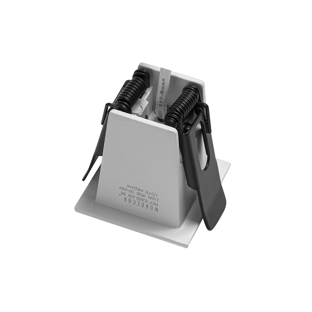 Embutido Nordecor Downlight Powerus Branco 2 watts 3000K IRC90 15° Bivolt 46x46x52mm 6726