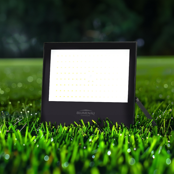 Refletor Led Blumenau Play 150 watts 3000K IP66 Alumínio Bivolt 78150300