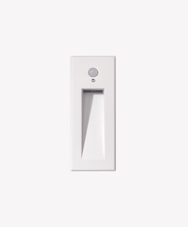 Balizador Opus Guardian com Sensor 3 watts 3000K 100° IP65 IRC90 Branco 45x45x120mm OPS 88644



